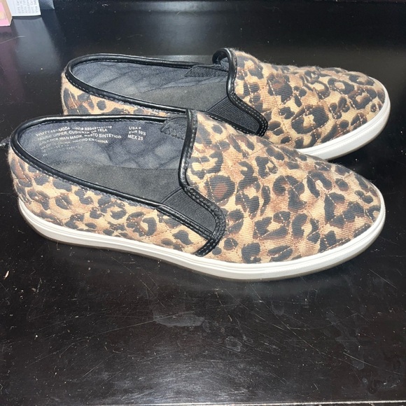 Leopard sneaker/flats - Picture 3 of 4